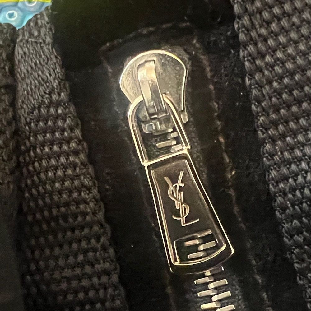 Authentic YSL Stylish Black Women's Bag - Picture 2 of 8